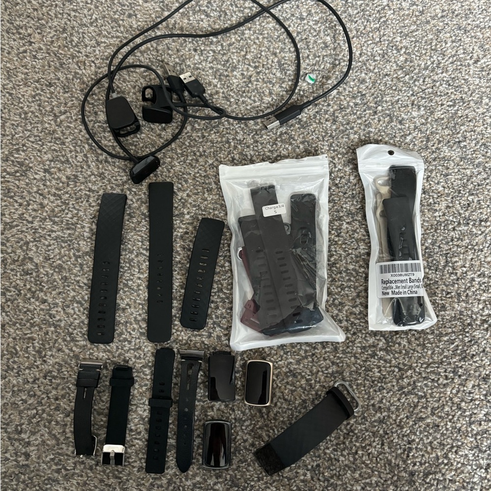 Lot Of Fitbit Parts And Accessories Charger‎ Cords